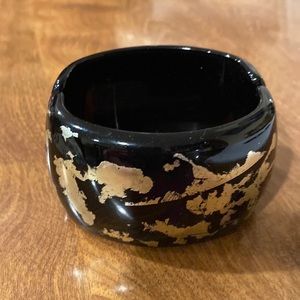 Kenneth Lane bangle bracelet magnetic closure